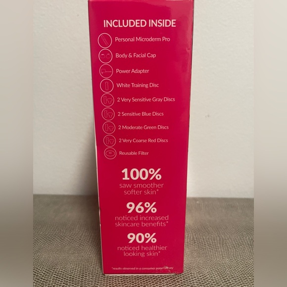 Personal Microderm Pro Clinical-Grade Exfoliation
At-Home Microdermabrasion - Picture 6 of 11